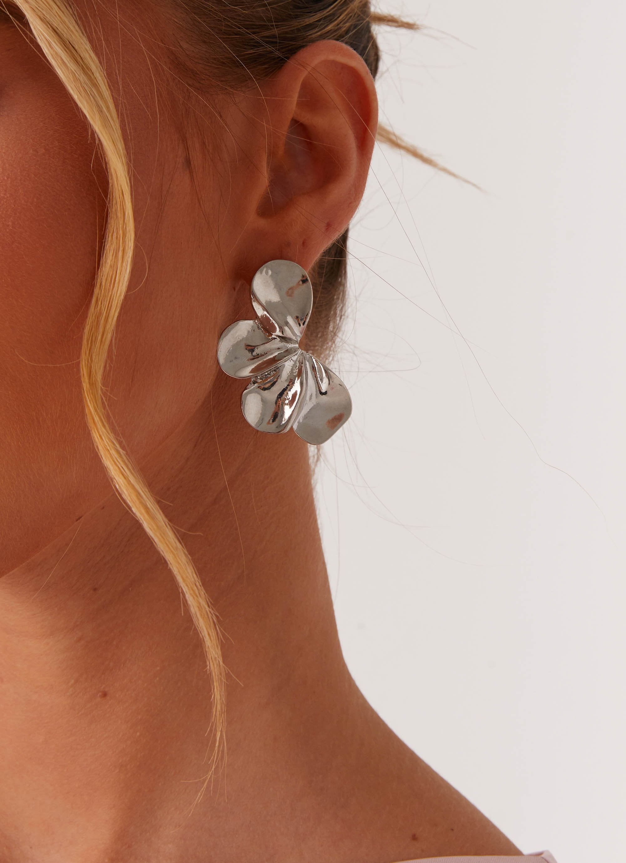 Caspian Flower Earrings - Silver