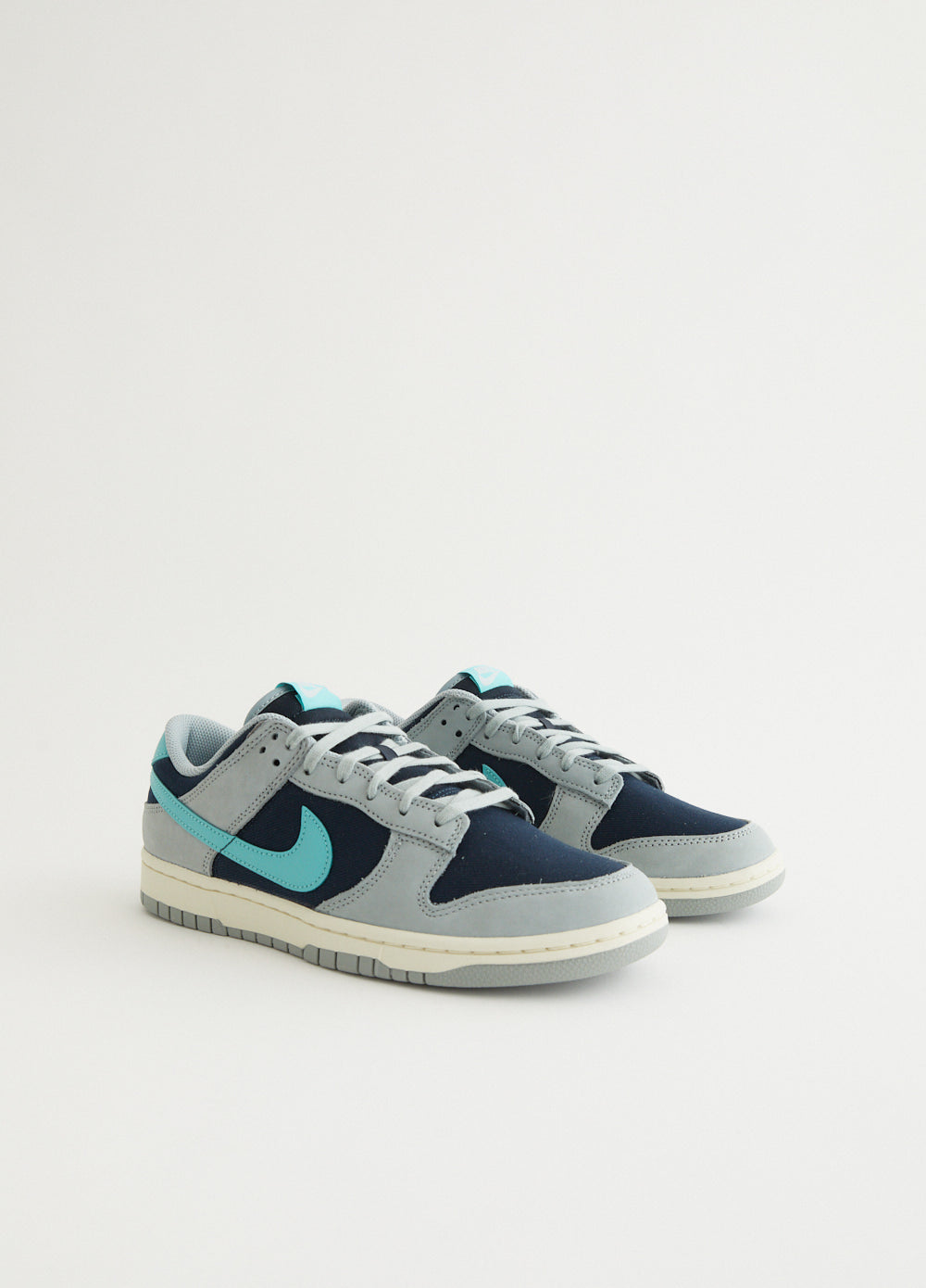 Dunk Low Retro Premium 'Light Pumice Green' Sneakers