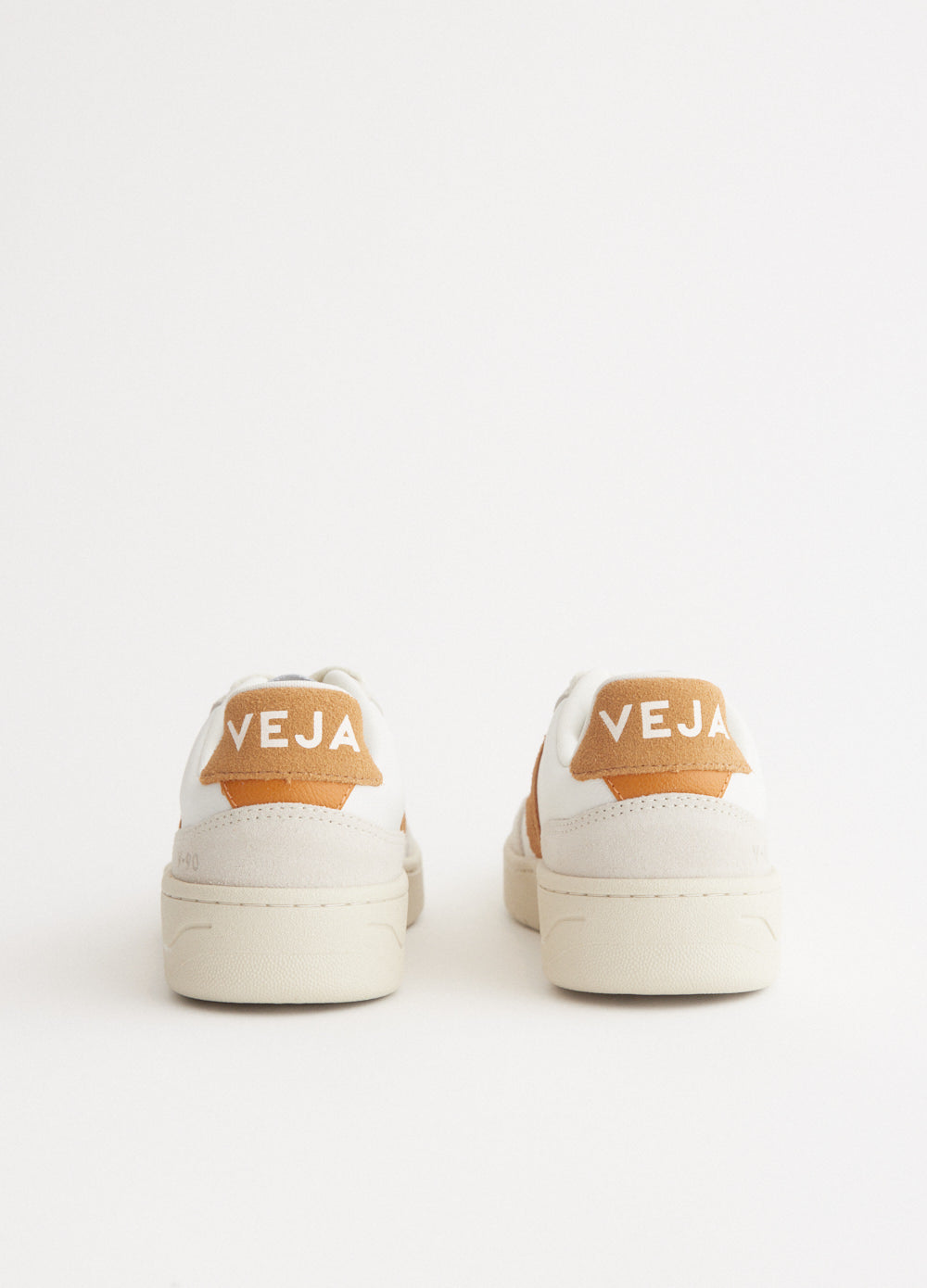 V-90 Sneakers