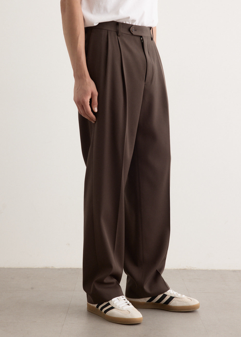 Light Wool Max Gabardine Two-Tuck Slacks