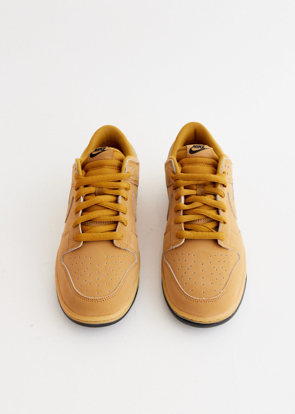 Dunk Low Retro SE 'Wheat' Sneakers