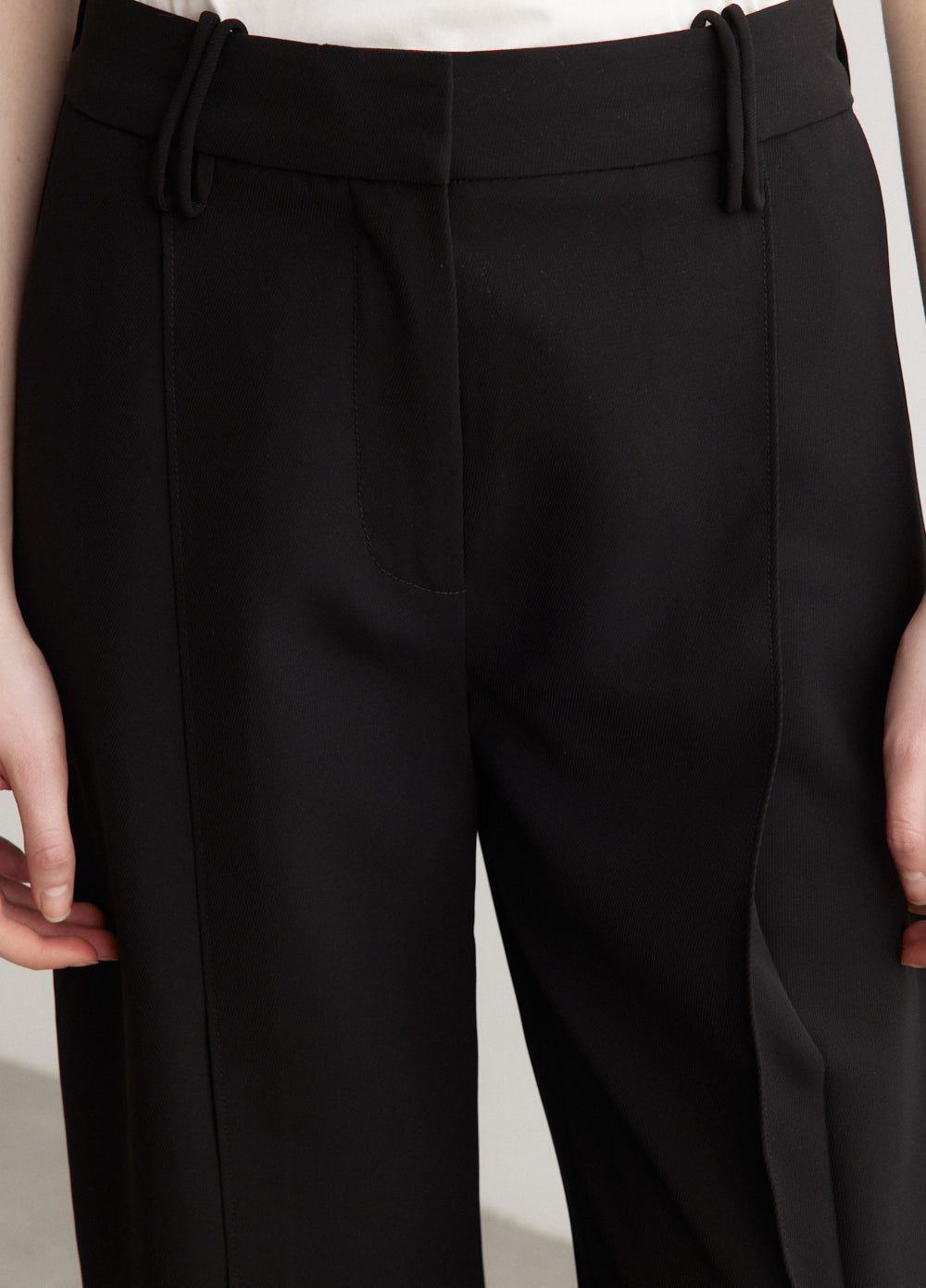 Light Twill Suiting Relaxed Pleated Pants