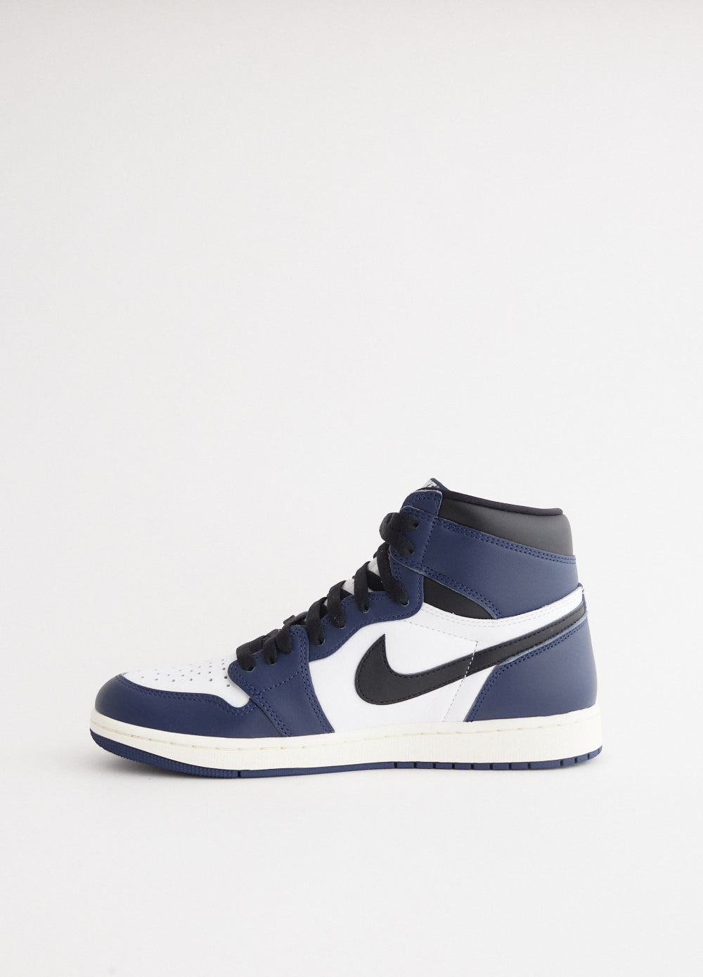 Air Jordan 1 Retro High OG 'Midnight Navy' Sneakers