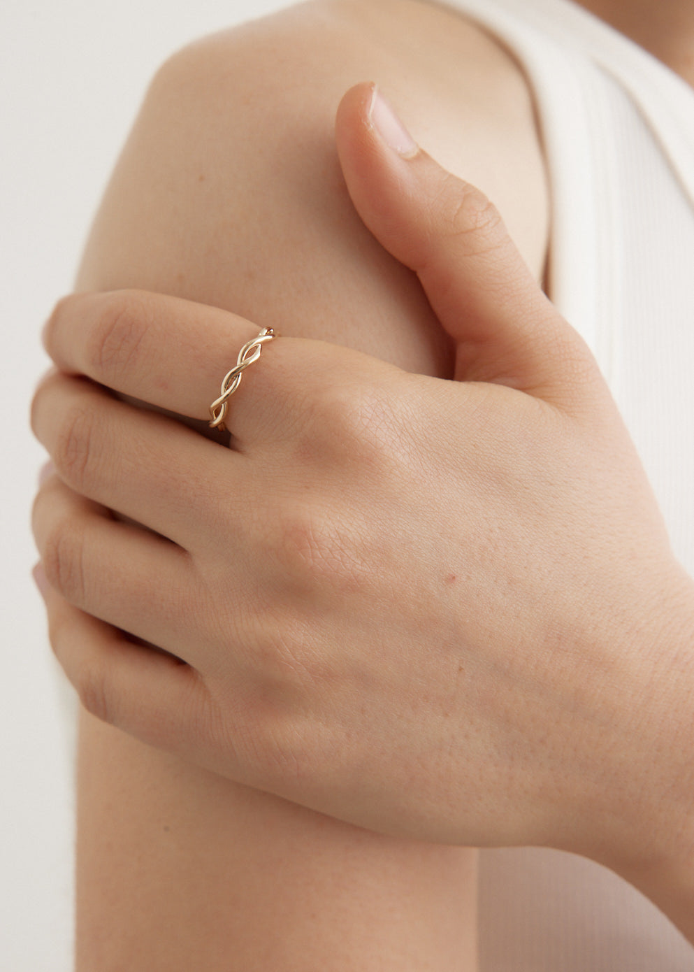 Slim Twist Ring