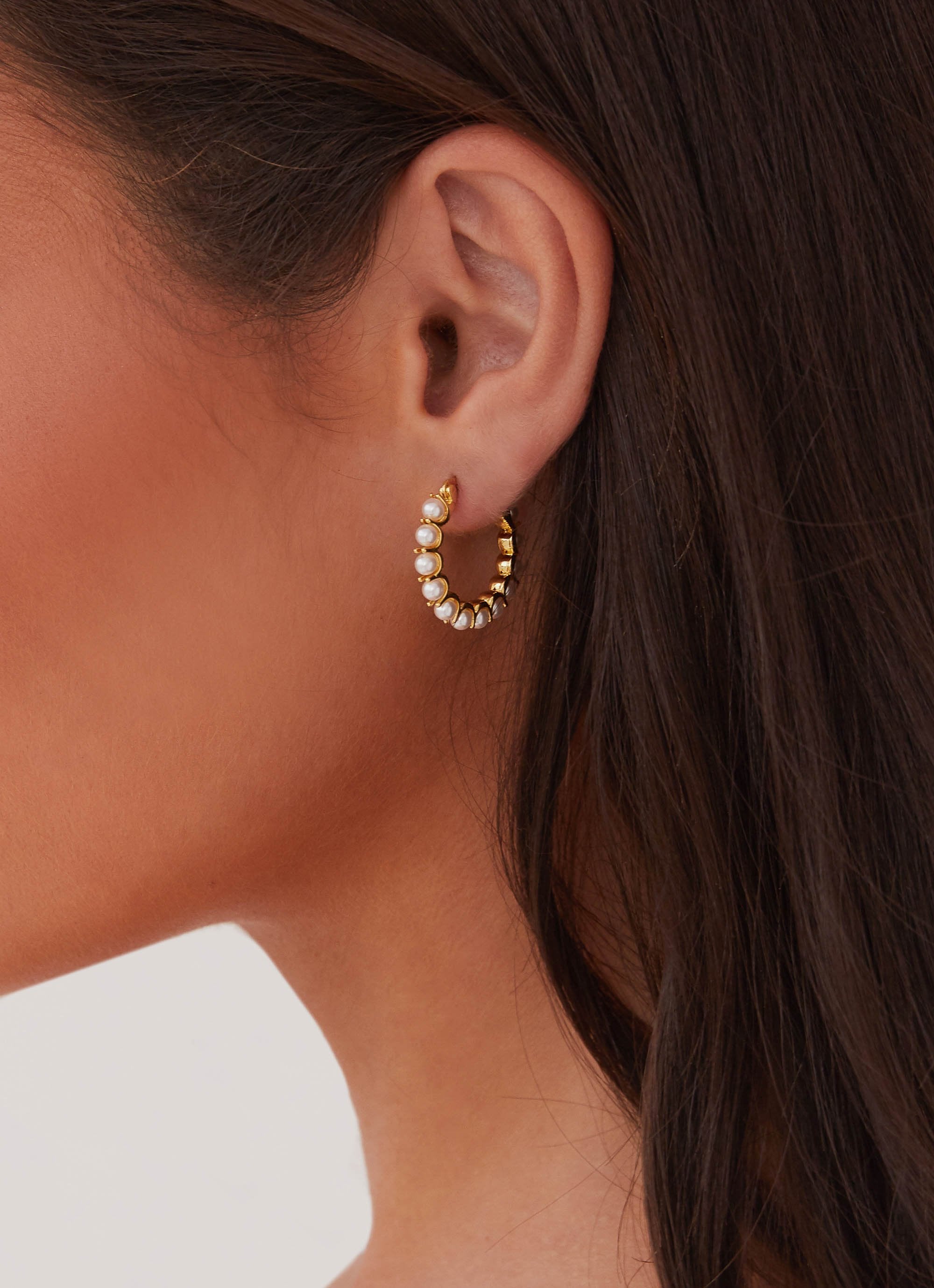 Kinsley Pearl Hoop Earring - Gold