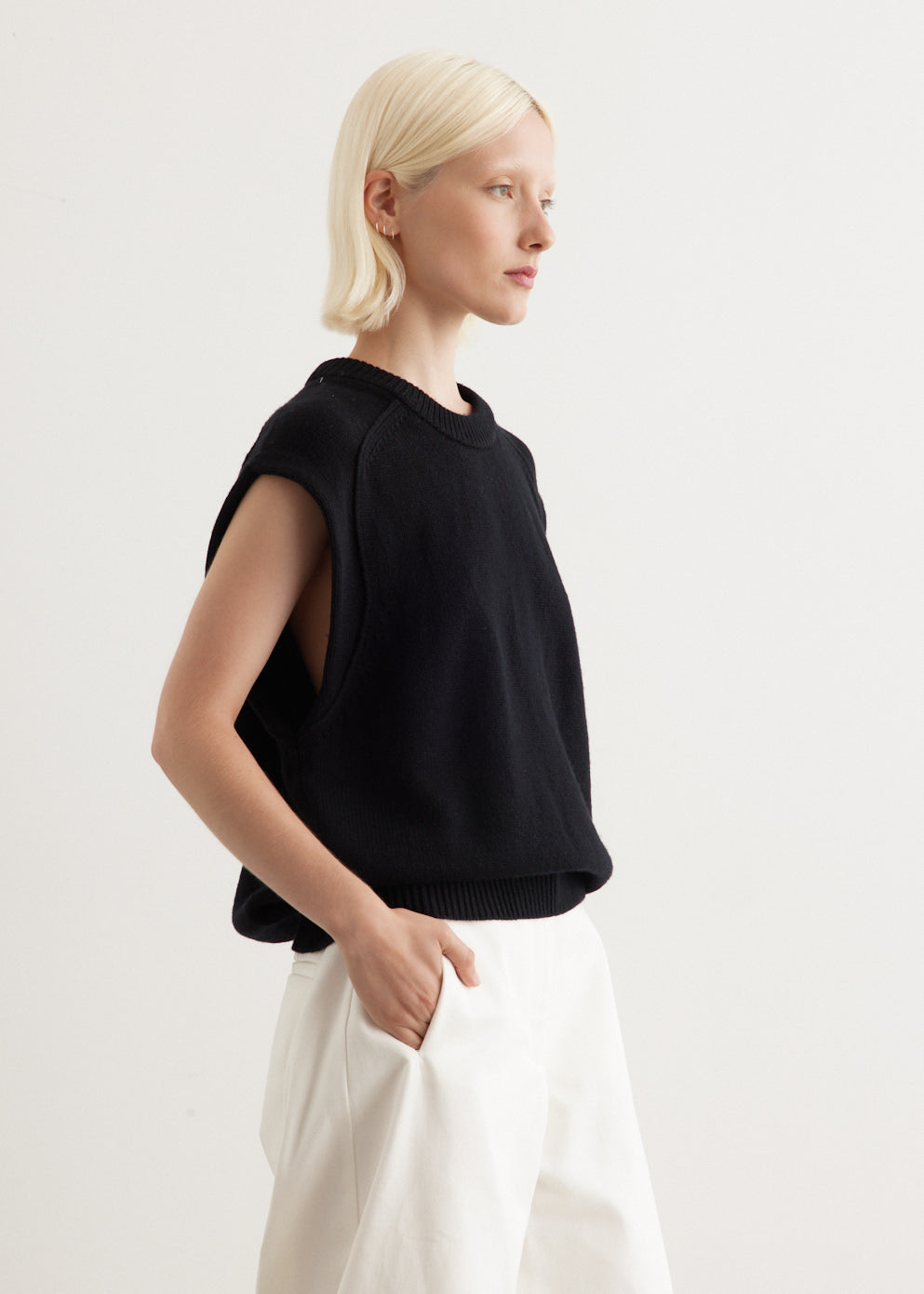 Sleeveless Boxy Sweater Top