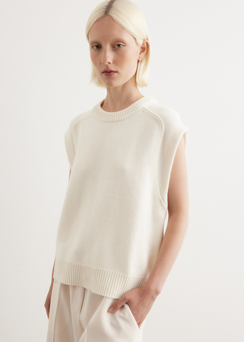 Sleeveless Boxy Sweater Top