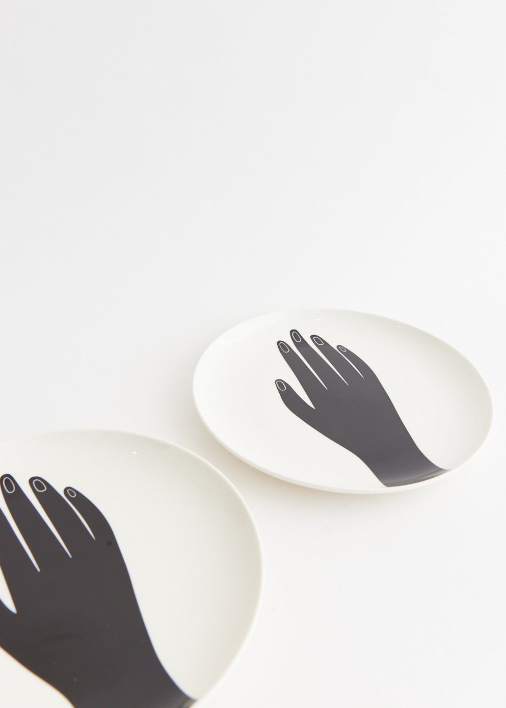 Dinner Plates Les Mains