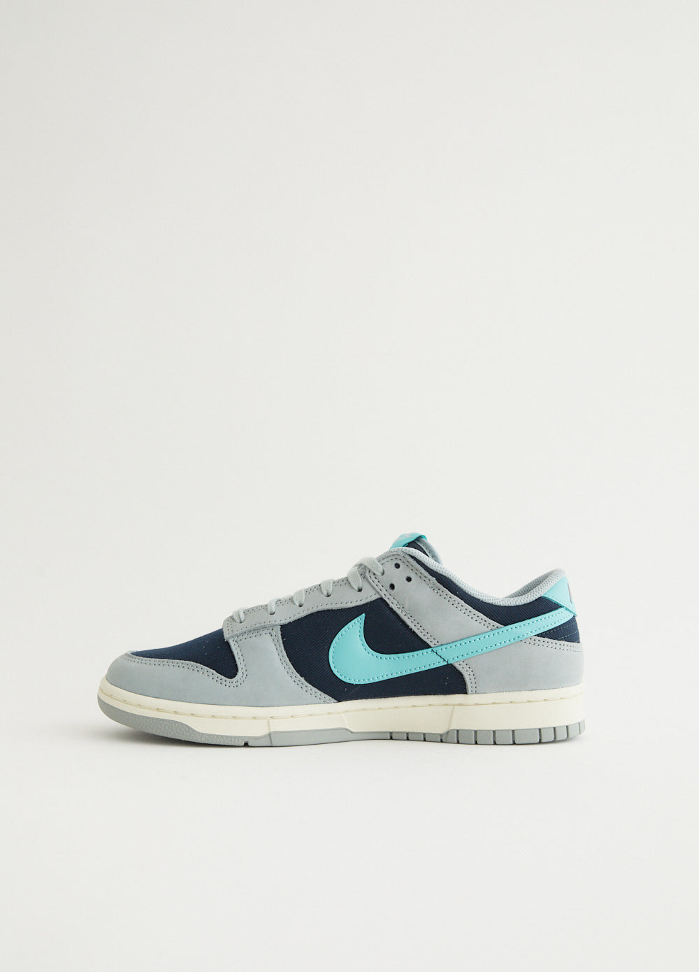 Dunk Low Retro Premium 'Light Pumice Green' Sneakers