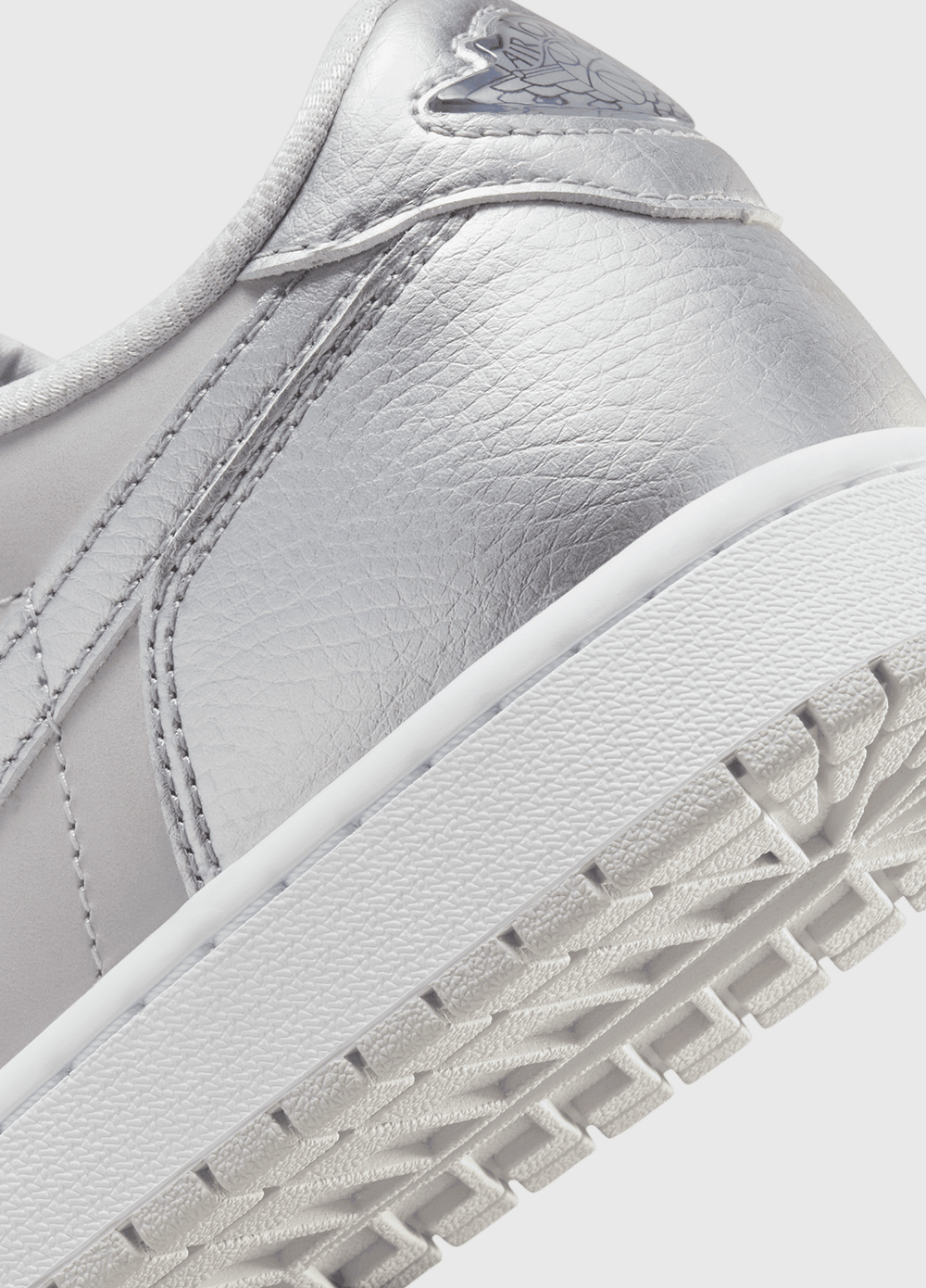 Air Jordan 1 Low OG 'Metallic Silver' Sneakers