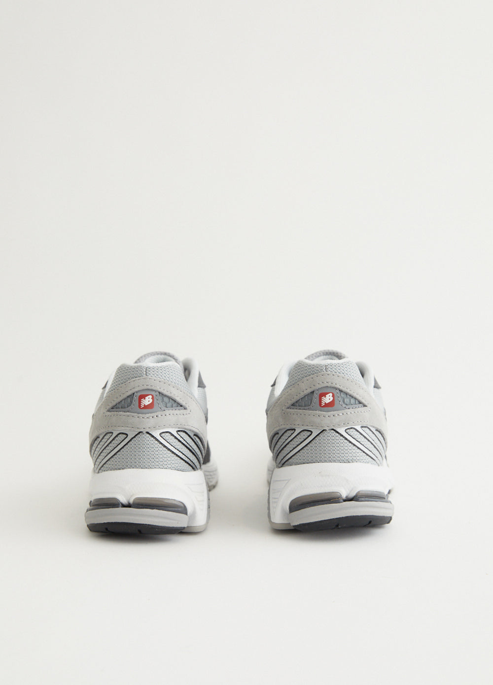 x New Balance 860v2 'Grey' Sneakers