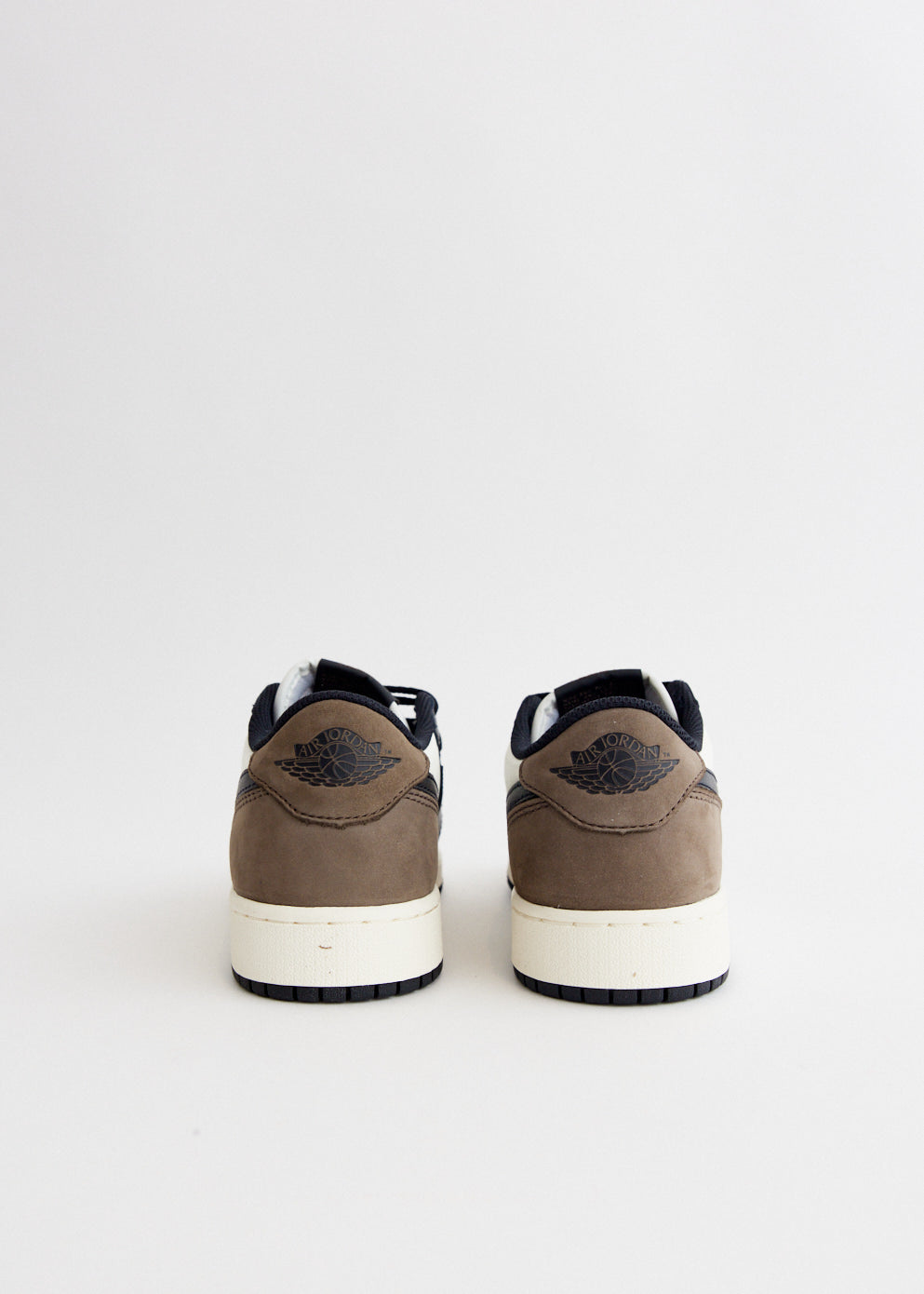 Air Jordan 1 Retro Low OG 'Mocha' Sneakers (GS)