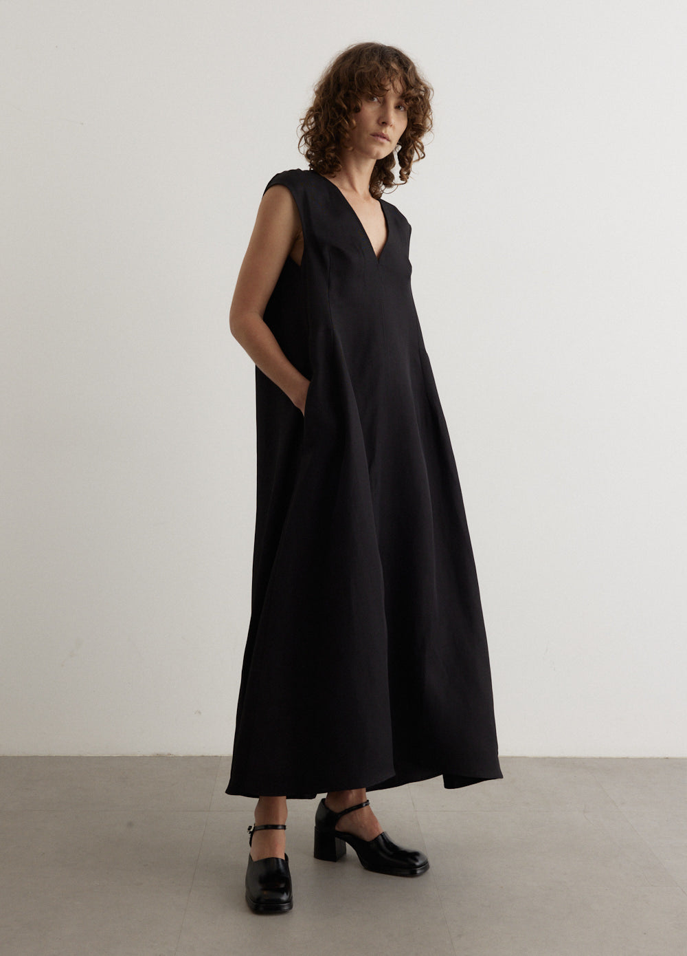 Beck Sleeveless Volume Dress