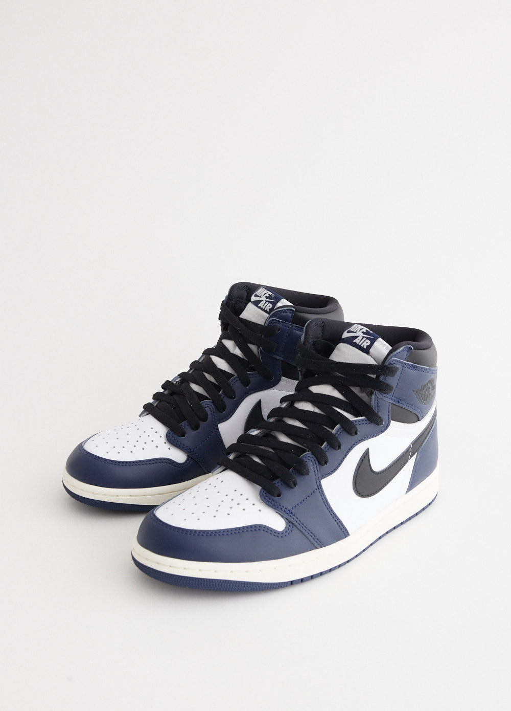 Air Jordan 1 Retro High OG 'Midnight Navy' Sneakers