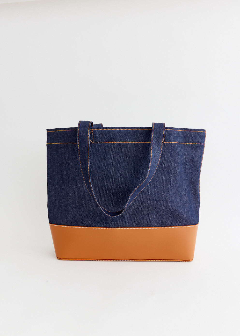 Axel Tote