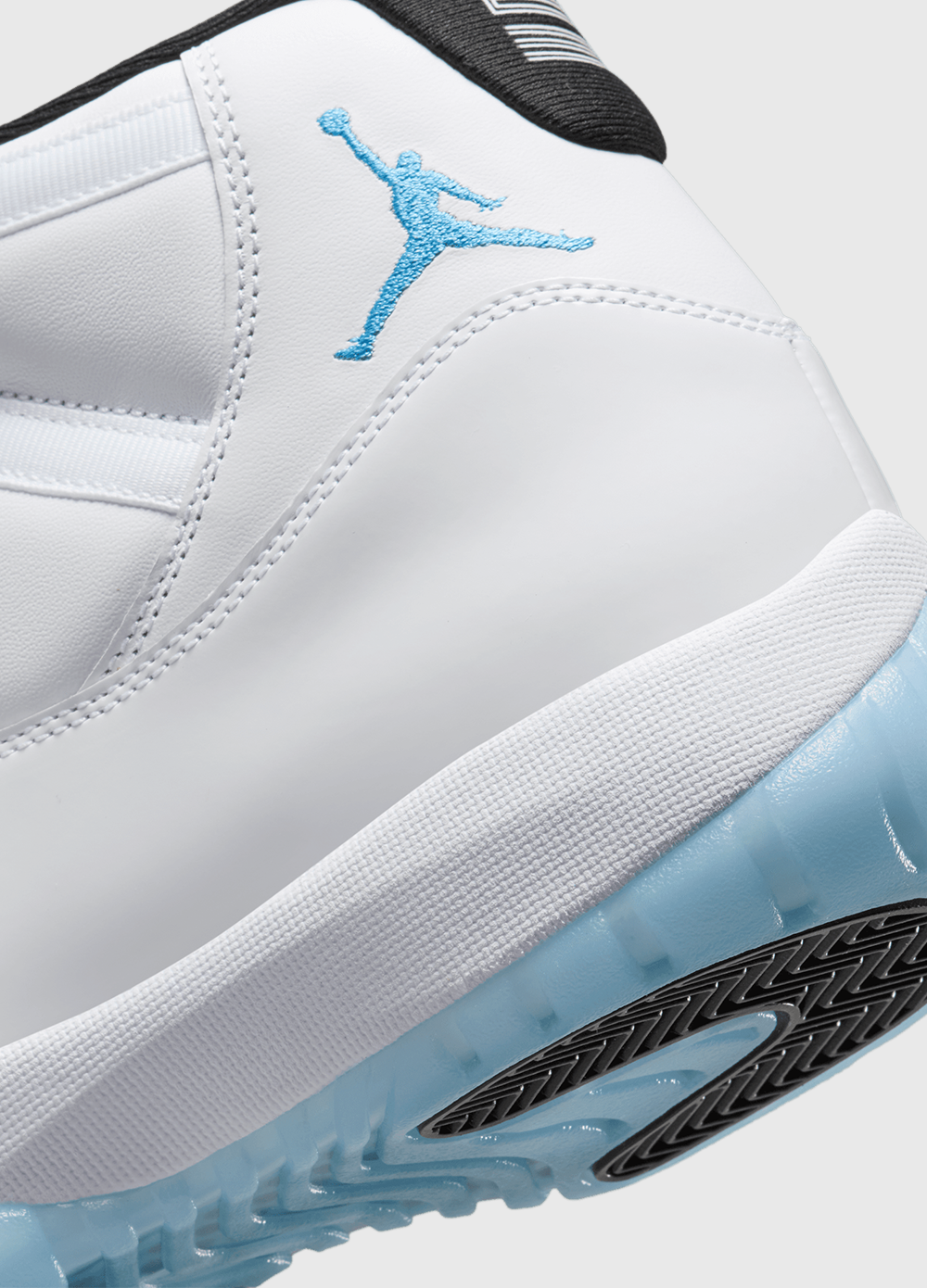 Air Jordan 11 Retro 'Legend Blue' Sneakers