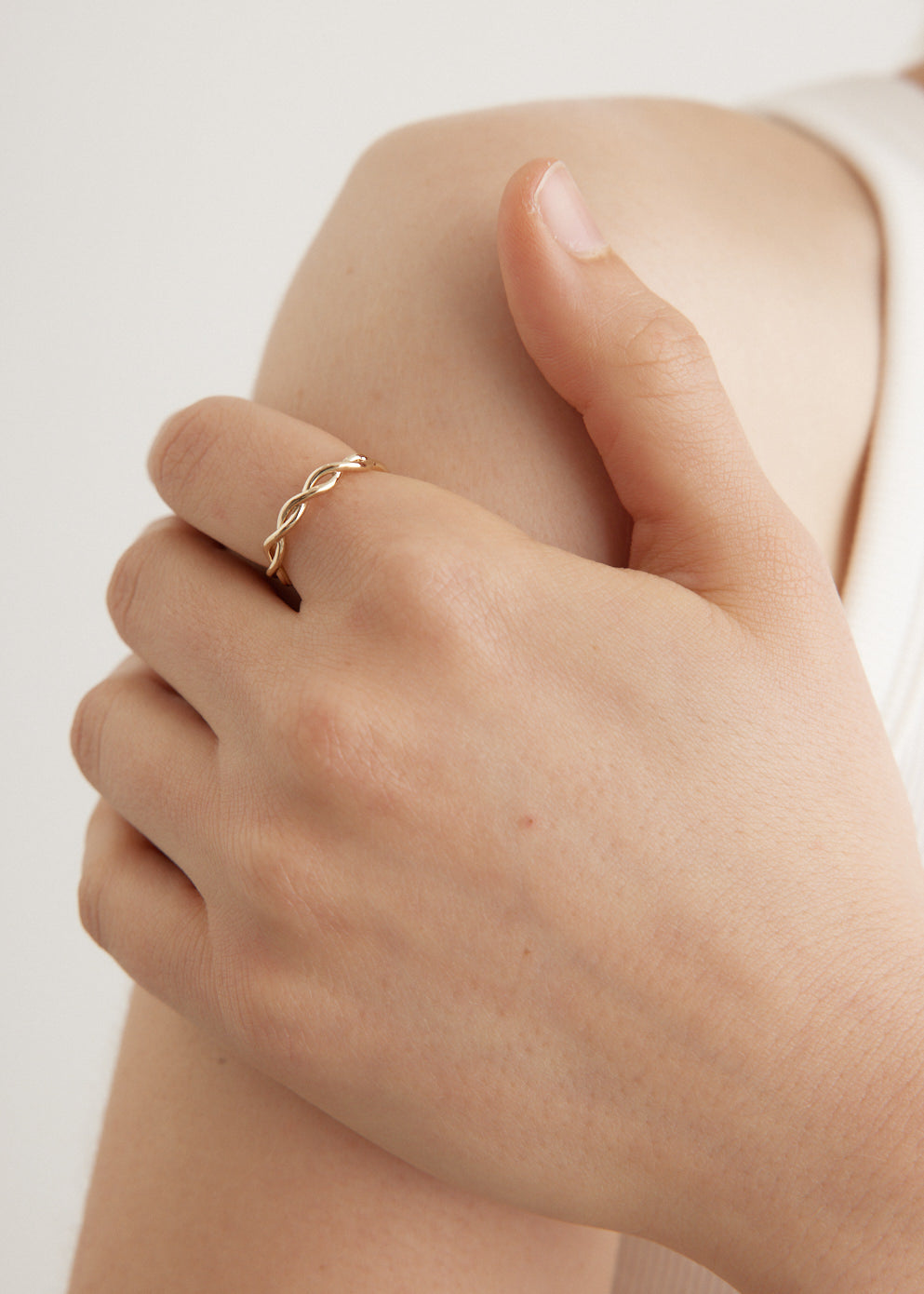 Slim Twist Ring