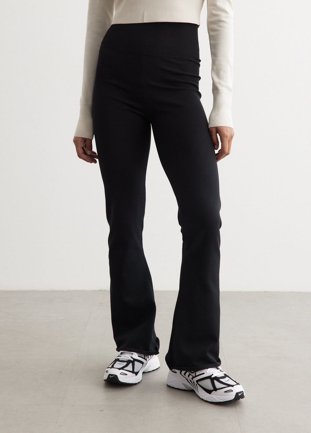 Nike Sportswear Chill Knit Tight Flared Pants