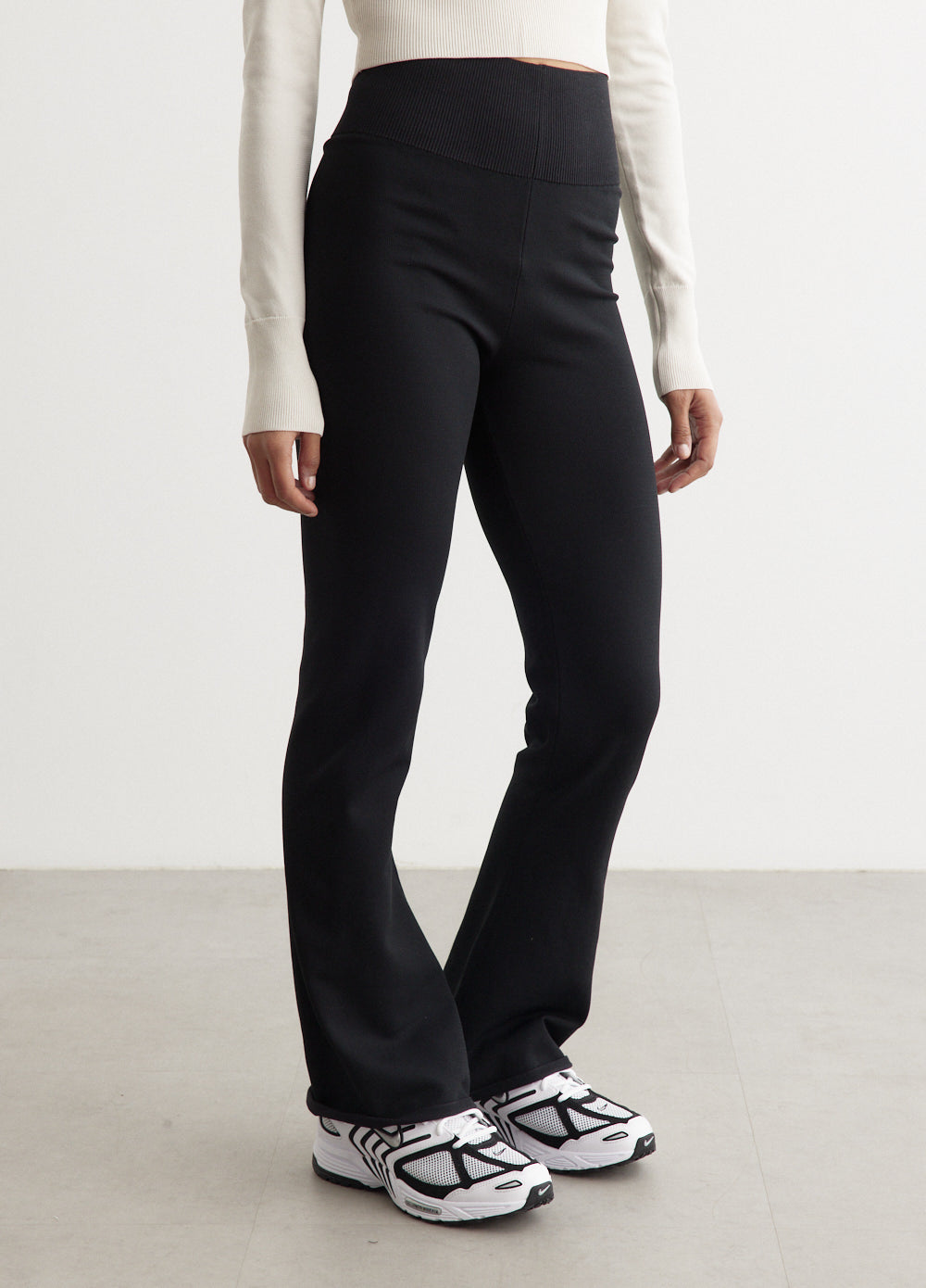 Nike Sportswear Chill Knit Tight Flared Pants