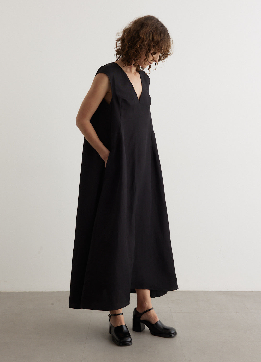 Beck Sleeveless Volume Dress